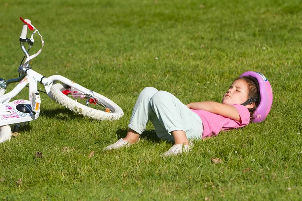 Junge kaukasische Kind Mädchen schlafen — Stockfoto