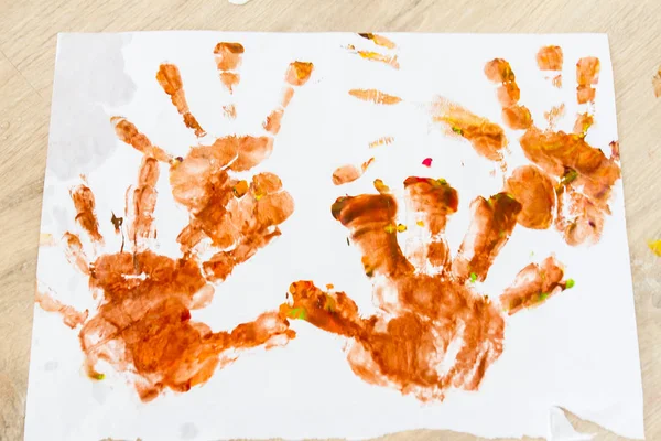 Hand-prints van schattig kind — Stockfoto