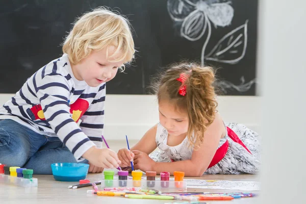 Preschooler children drawing — Stock Photo, Image