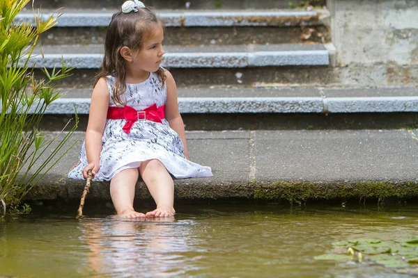 Niña feliz —  Fotos de Stock