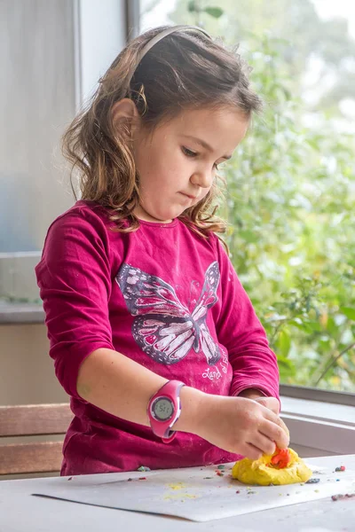 Indoor portrait of young child girl — Stock Photo, Image