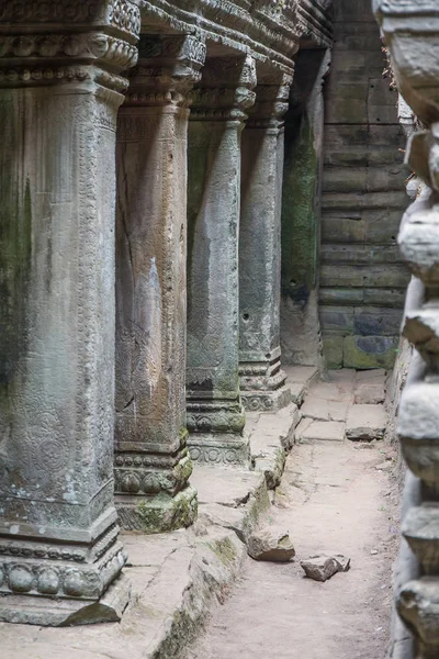 Antika Khmer carving Krishna — Stockfoto