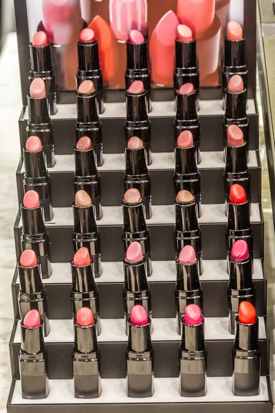 Kleurrijke lippenstiften set — Stockfoto