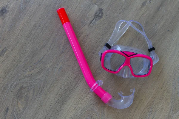 Maschera e tubo per fare snorkeling subacqueo — Foto Stock