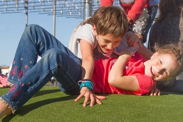 Kids having fun outdoor — Stock Photo, Image