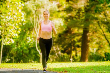 Genç Bayan Park'ta jogging