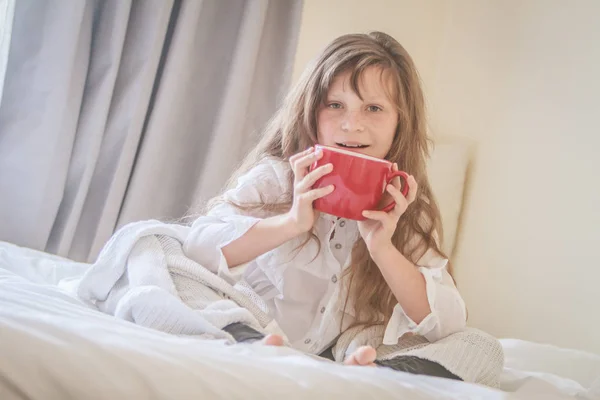 Portrait of young preteen girl — Stock Photo, Image