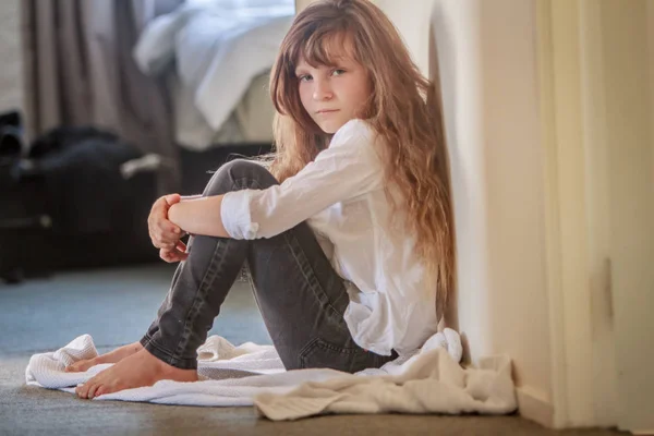Portrait of young preteen girl — Stock Photo, Image