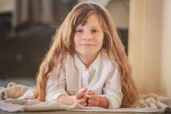 Portret van preteen meisje — Stockfoto