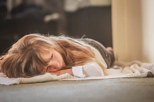 Portret van preteen meisje — Stockfoto