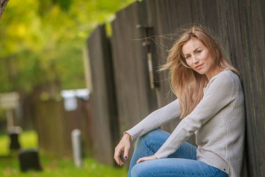 Açık genç kadının portresi 