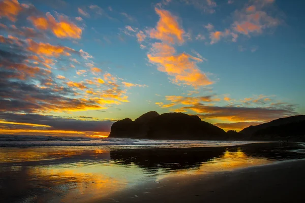 Puesta de sol en el mar, auckland —  Fotos de Stock