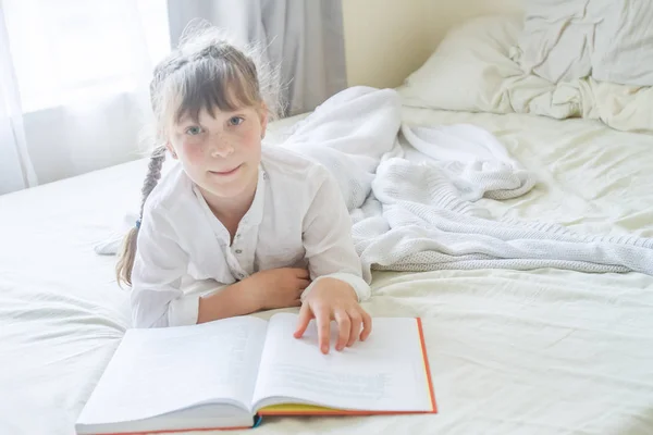 Indoor portrait of young girl — Stock Photo, Image