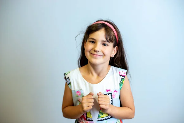 Retrato Estudio Niña Haciendo Caras — Foto de Stock