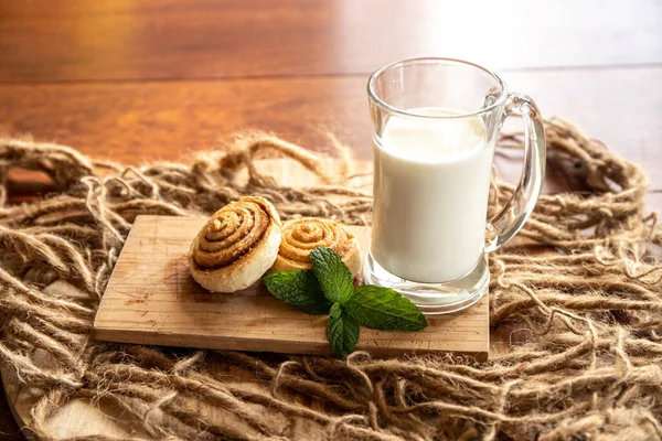 Freshly Baked Cinnamon Rolls Wooden Background — Stock Photo, Image