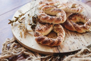 Bir sürü Türk maymunu evde yeni pişmiş.