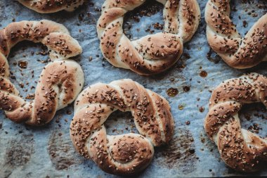 Bir sürü Türk maymunu evde yeni pişmiş.