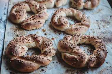 Bir sürü Türk maymunu evde yeni pişmiş.