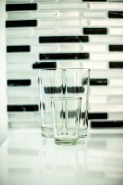 Abstract Shot Glasses Black White Wall Geometric Background — Stock Photo, Image