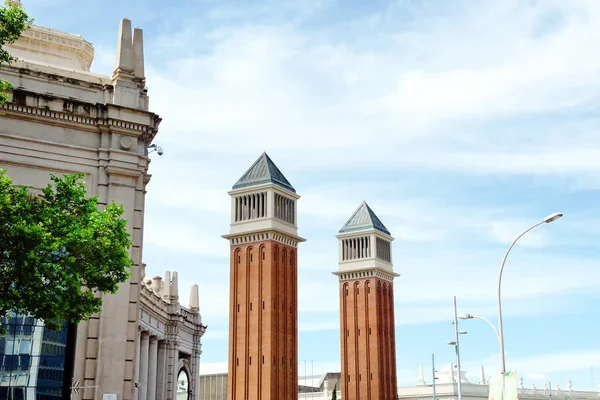 Weneckie wieże w Plaza de Espana (Plac Hiszpanii), Barcelona — Zdjęcie stockowe