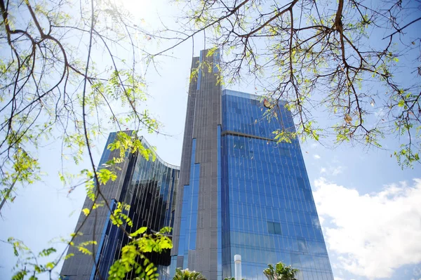 Barcelona, İspanya'da Bina Modern gökdelen iş