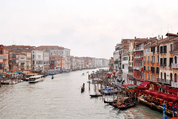 Canal Grande Venetië in een mistige mistige dag, Italië — Stockfoto