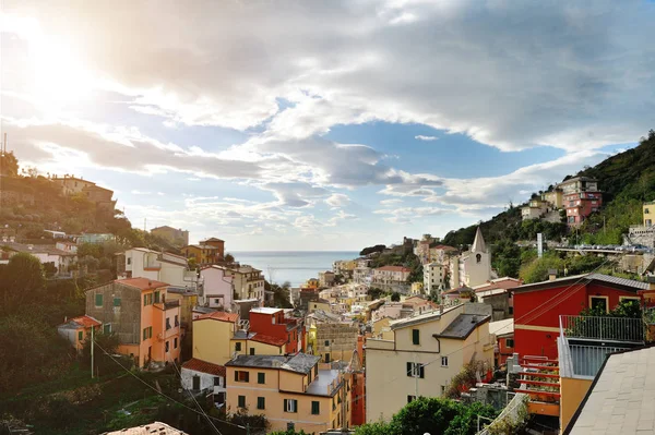 Cinco tierras, Liguria, Italia - vista de Riomaggiore —  Fotos de Stock
