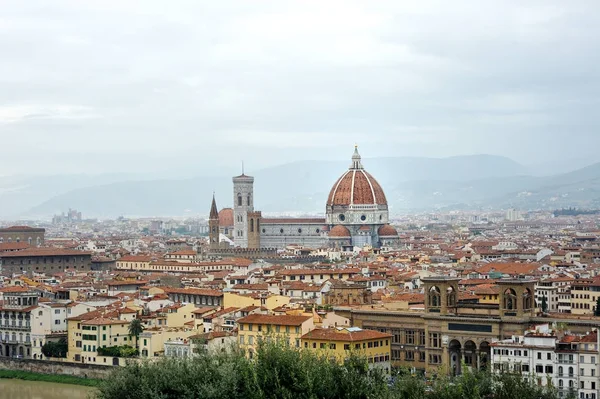 Panoramisch uitzicht over Florence stadsgezicht en kathedraal, Toscane, Italië — Stockfoto