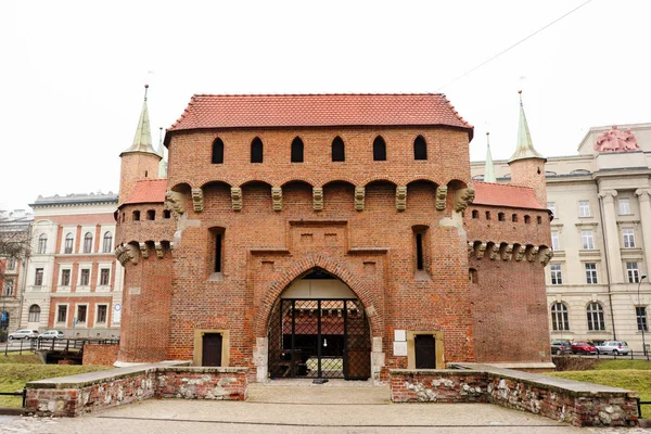 Krakau's Barbican stadspoort, Polen — Stockfoto