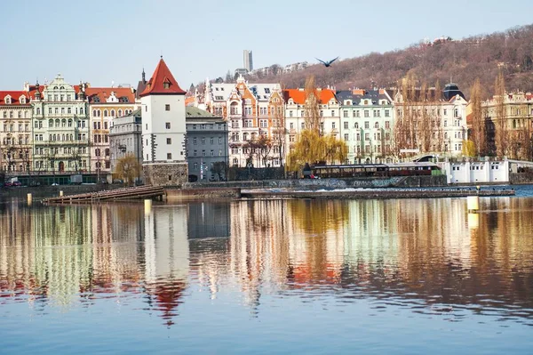 布拉格, 伏尔塔瓦河河畔, 捷克共和国全景 — 图库照片