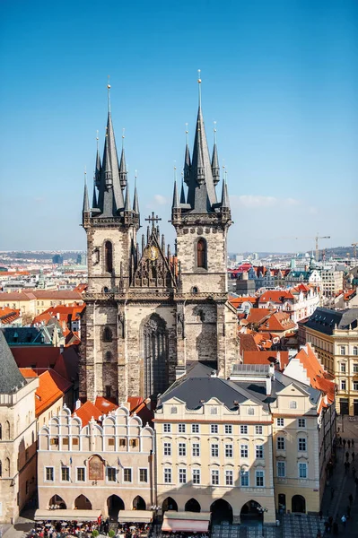 Prague, Tsjechië - kerk van de moeder Gods voordat Tyn panoramisch uitzicht — Stockfoto