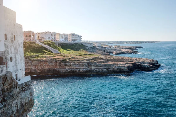 Puglia - vista panoramica sul mare e sulla costa di Polignano a mare — Foto Stock