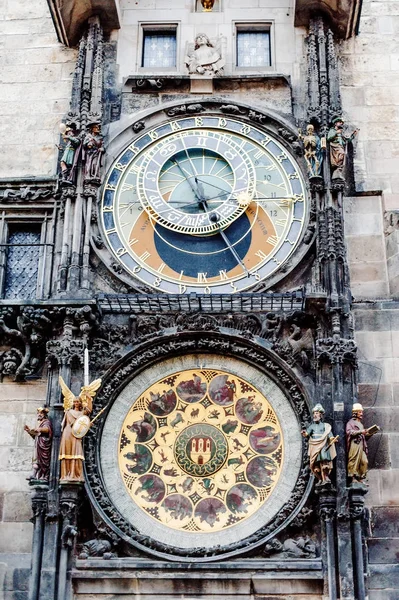 Detalle de la Torre del Reloj Astronómico en la Ciudad Vieja de Praga, República Checa — Foto de Stock