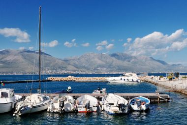 Doğal görünümü tekneleri, deniz ve manzara Gaeta, İtalya