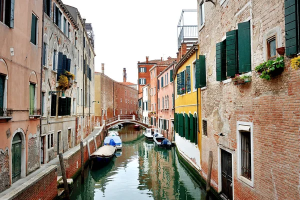 Красивые Каналы Исторические Здания Венеции Италии Европе — стоковое фото
