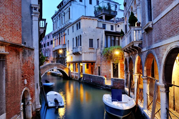 Venetië Italië Schilderachtig Uitzicht Een Venetiaans Kanaal — Stockfoto
