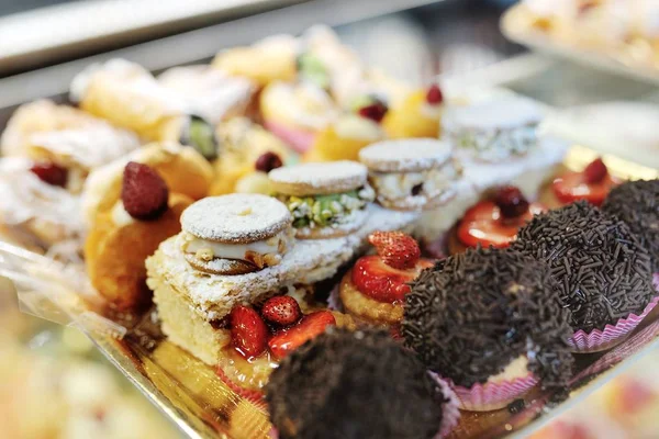 Italian sweet pastries — Stock Photo, Image