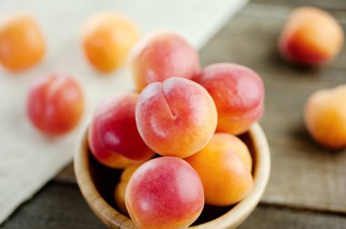 Şeftali taze meyve bir kase