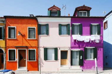 Burano Adası, Venice, İtalya - tipik renkli ev