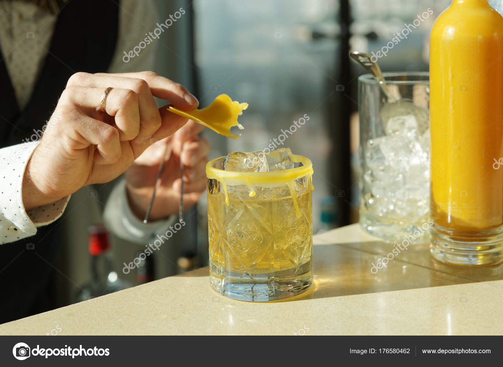 Download cocktail mixing as bartender and mixologist or bartender Download cocktail mixing as bartender and mixologist or bartender