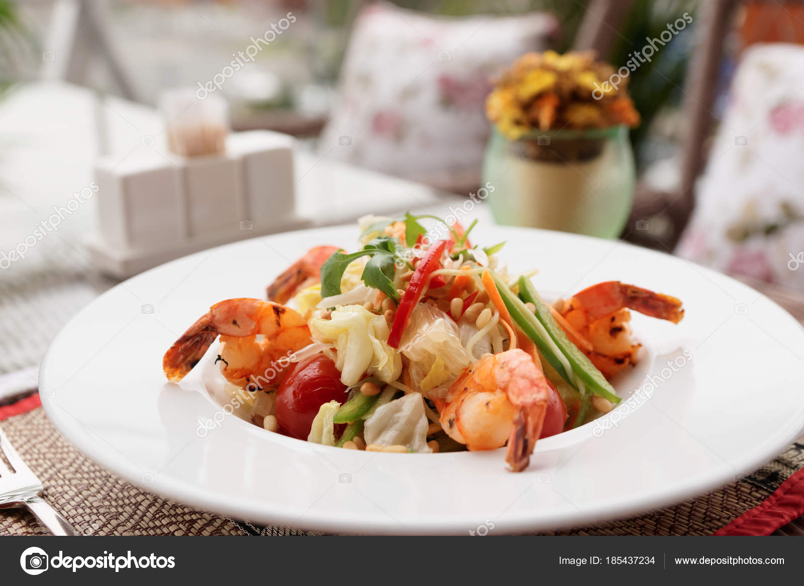 Sebzeli Jumbo Karides Salatası Sebzeli Jumbo Karides Salatası