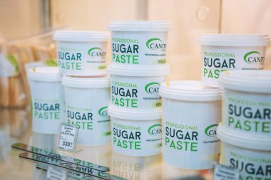 Şekerleme Yapıştırıcısı, Organik Saç Çıkarma, Uzun Süren Şeker Cila. Saç kesimi için şeker macunu, epilasyon.