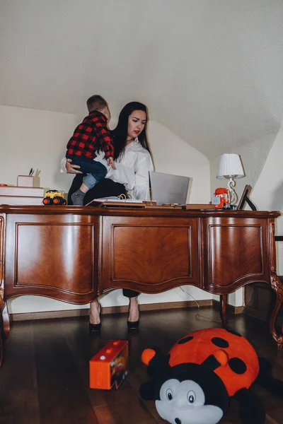 Wie Man Von Hause Aus Mit Kindern Arbeitet Home Office — Stockfoto