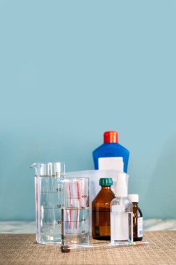 El dezenfektanı nasıl yapılır? DIY alkol El dezenfektan alkol, hidrojen peroksit, gliserol, damıtılmış su tarifleri