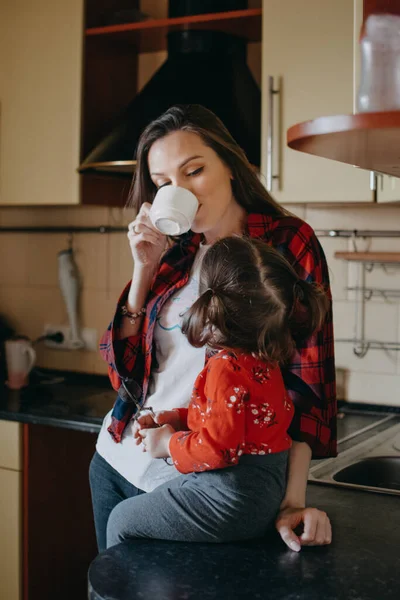 Happy Mother Day Toddler Child Daughter Mom Lay Kitchen Family — Stock Photo, Image