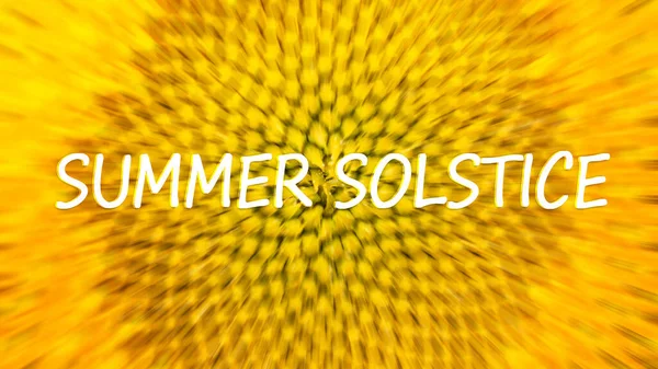 Yaz Gündönümü Gün Dönümü Yaz Ortası Sarı Ayçiçeği Arkaplanındaki Yazı — Stok fotoğraf