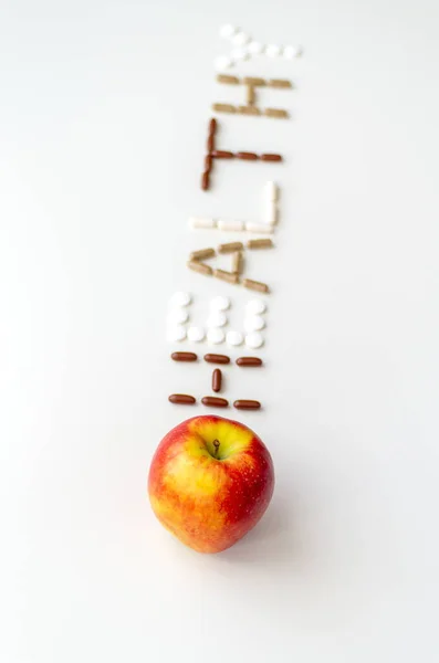 Das Wort Gesundheit Buchstabiert Aus Verschiedenen Arten Von Medizinischen Pillen — Stockfoto