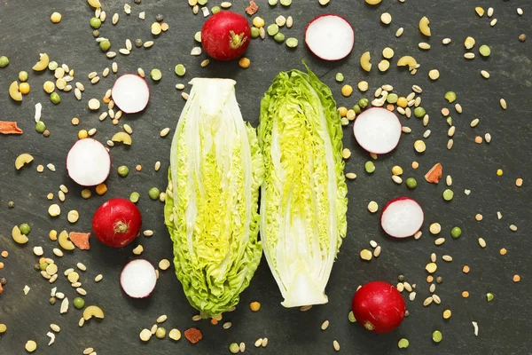 Edelsalat Rettich Und Getrocknete Gemüsezutaten Für Vegane Suppe Oder Eintopf Stockbild