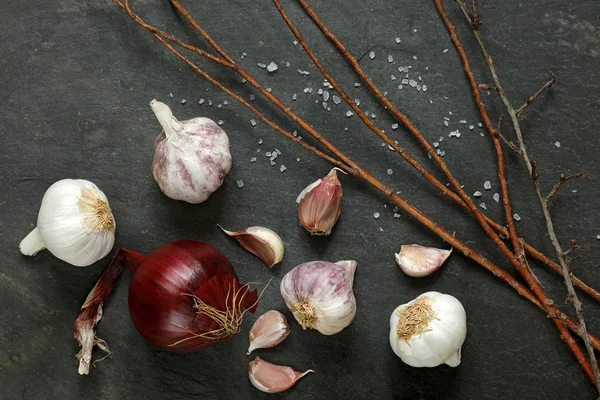 Arrangement Garlic Red Onions Natural Slate Table Twigs — Stock Photo, Image