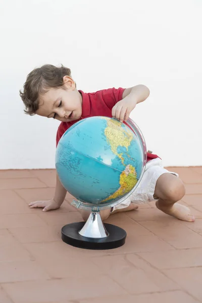 Color Photography Child Playing Globe — Stock Photo, Image